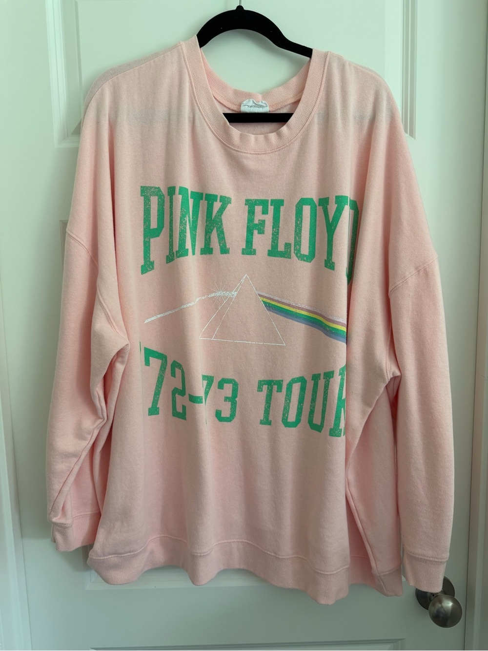 Pink Floyd pink sweatshirt